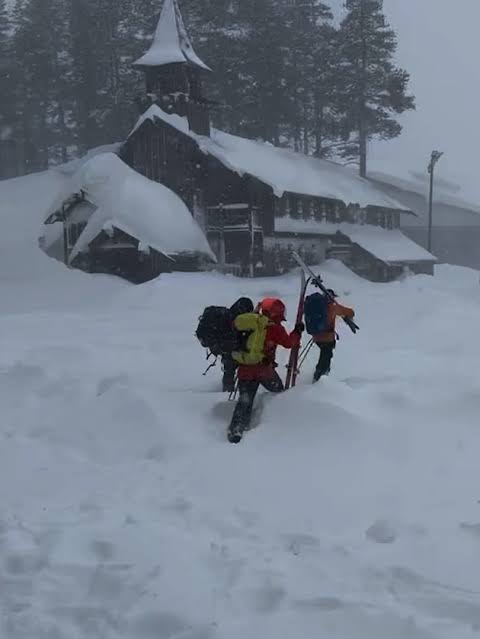 Rescuers search tor nine missing skiers after California avalanche