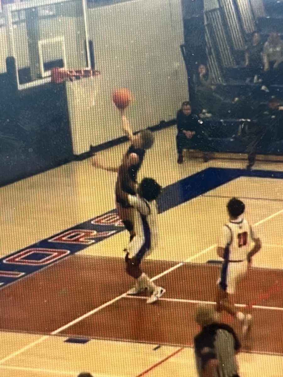 Matthew Evans with the Right Hand!