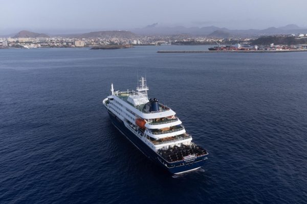 Hantavirus Outbreak - Countries Refuse Cruise Ship to Port